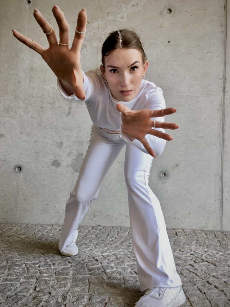 ania sensoła